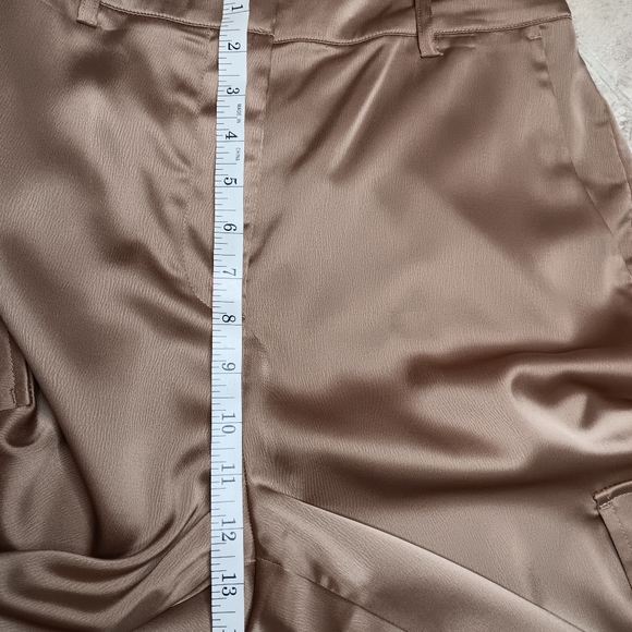 Nicole Miller satin light brown cargo pants - Picture 4 of 8